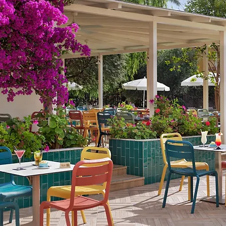 Hotel H10 Playa 4*