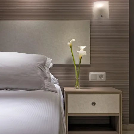 Hotel H10 Playa 4*